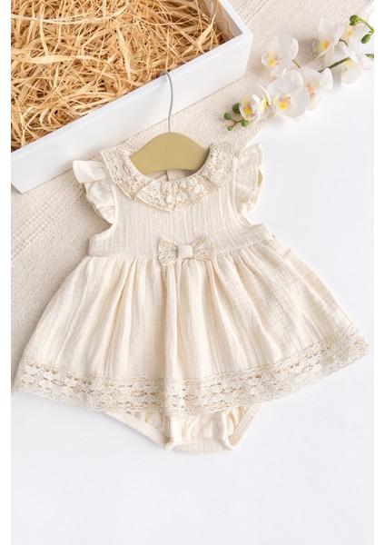 Güpürlü Fiyonklu Yazlık Müslin Kız Bebek Elbise Bebek Tulum