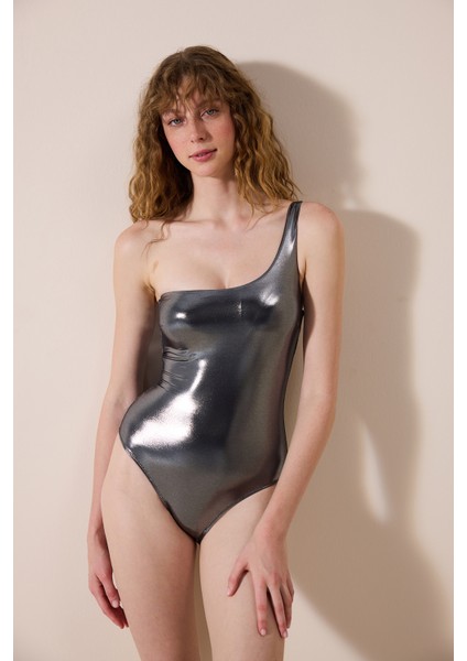 Faylinn Tek Omuz Parlak Gümüş Rengi Mayo - Gamze Erçel Koleksiyonu