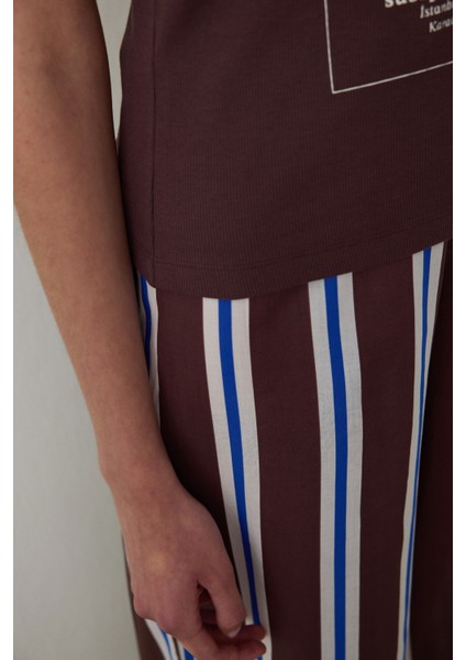 Kahverengi Istanbul Kardeleni Çizgili Bisiklet Yaka Askılı Pamuklu Pijama Takımı - Inspired By Flora
