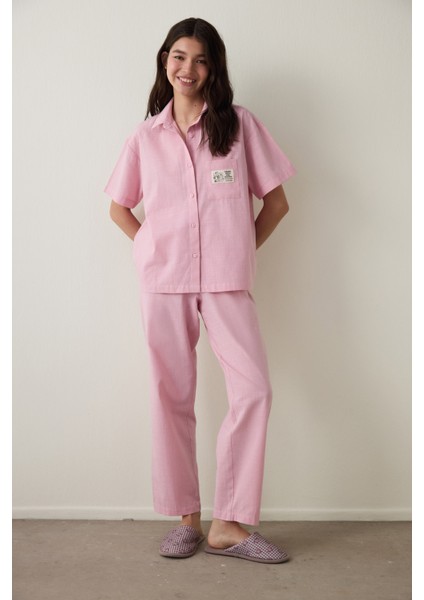 Lila Slogan Baskılı Gömlek Yakalı Pamuklu Kısa Kollu Şortlu Pijama Takımı - Inspired by Flora