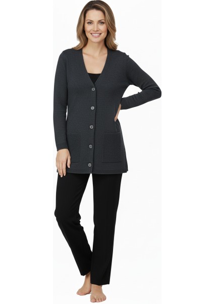 Kadın Kışlık Yünlü Örme Anne Hırka V Yaka Elmas Taşı Motifli Çift Cepli Düğmeli Likralı