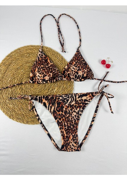 Leopar Desenli Boyun Bağlamalı Şık Üçgen Kadın Bikini Takımı