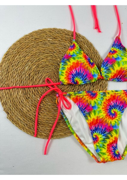 Ekose Desenli Yandan ve Boyundan Bağlamalı Şık Kadın Bikini Takımı modelleri