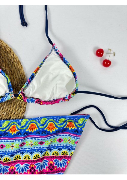 Mavi Etnik Desenli Yandan ve Boyundan Bağlamalı Şık Kadın Bikini Takımı fırsatları