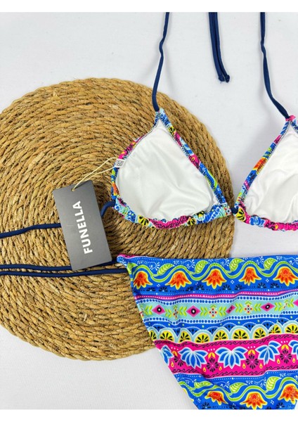 Mavi Etnik Desenli Yandan ve Boyundan Bağlamalı Şık Kadın Bikini Takımı indirimleri