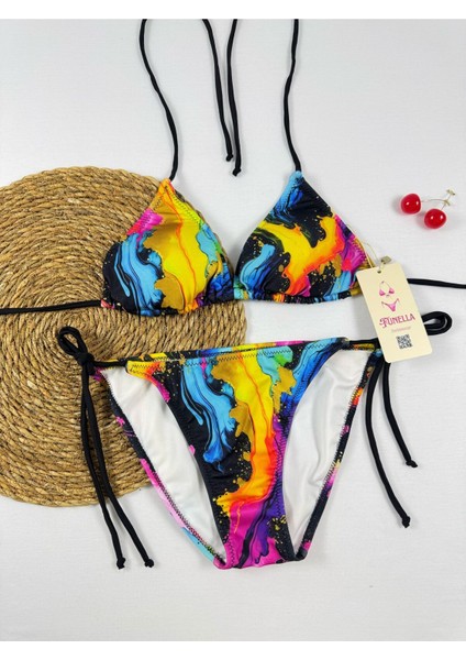 Batik Desenli Yandan ve Boyundan Bağlamalı Şık Kadın Bikini Takımı