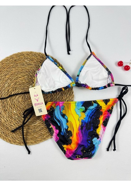 Batik Desenli Yandan ve Boyundan Bağlamalı Şık Kadın Bikini Takımı fırsatları