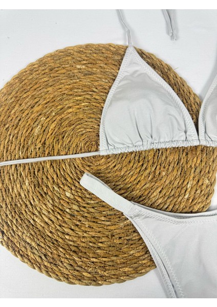 Gri Rengi Parlak Kumaş Boyundan Bağlamalı Üçgen Bikini Takımı fiyatları