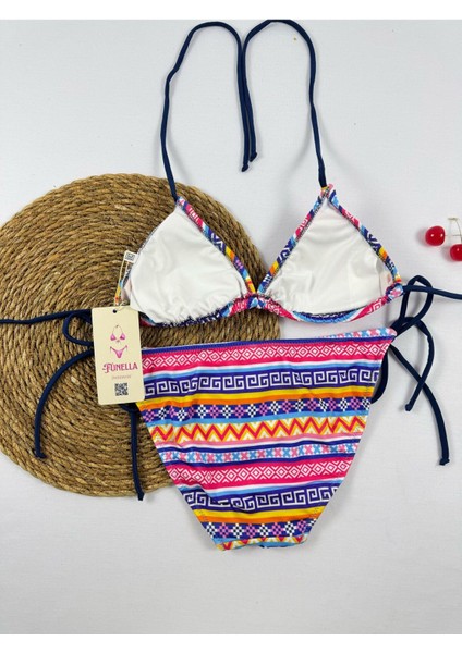 Batik Desenli Yandan ve Boyundan Bağlamalı Şık Kadın Bikini Takımı fırsatları