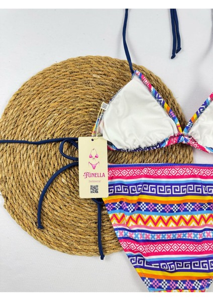 Batik Desenli Yandan ve Boyundan Bağlamalı Şık Kadın Bikini Takımı indirimleri