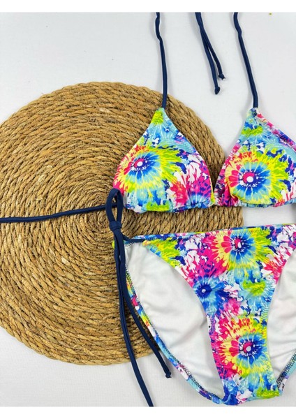 Batik Desenli Yandan ve Boyundan Bağlamalı Şık Kadın Bikini Takımı modelleri