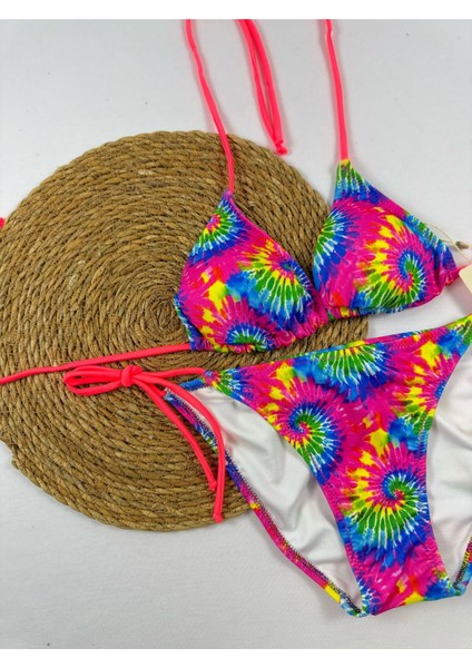 Ekose Desenli Yandan ve Boyundan Bağlamalı Şık Kadın Bikini Takımı modelleri