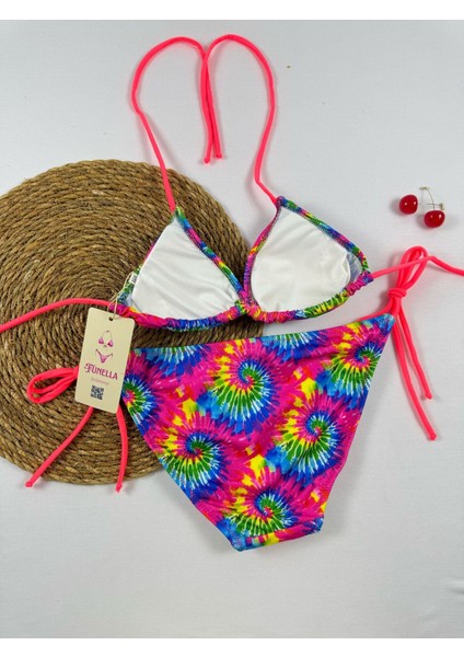 Ekose Desenli Yandan ve Boyundan Bağlamalı Şık Kadın Bikini Takımı fırsatları