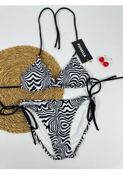 Siyah Beyaz Zebra Desenli Yandan ve Boyundan Bağlamalı Şık Kadın Bikini Takımı