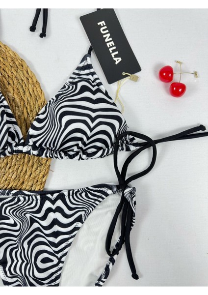 Siyah Beyaz Zebra Desenli Yandan ve Boyundan Bağlamalı Şık Kadın Bikini Takımı fiyatları