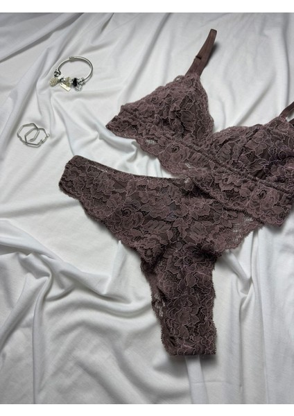 Dantelli Tanga Iç Çamaşır Takımı fırsatları