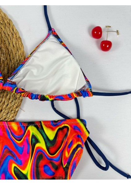Batik Deseni Üçgen Şık Yandan ve Boyundan Bağlamalı Kadın Bikini Takımı fırsatları