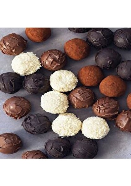Trüf Çikolata Orta Boy Kutu 266 gr Bitter ve Sütlü Çikolata ile Hindistan Cevizi modelleri