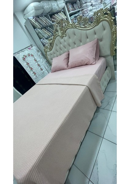 Çift Kişilik 160X200 cm Lastikli Çarşaf, 2 Adet Düz Yastık Kılıfı ve 220X240 cm Pike