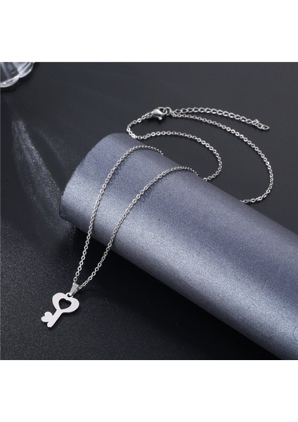 Kadınlar Için Sade ve Çok Yönlü Paslanmaz Çelik Kalp Anahtarlı Bileklik (Yurt Dışından) fiyatları