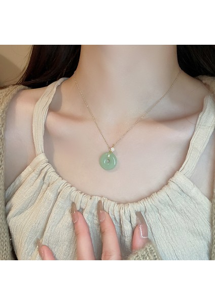 Kadınlar Için Sade Retro Çin Tarzı Yapay Yeşim Kolye (Yurt Dışından) fiyatları