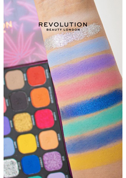 Forever Flawless Hype Eyeshadow Palette fırsatları