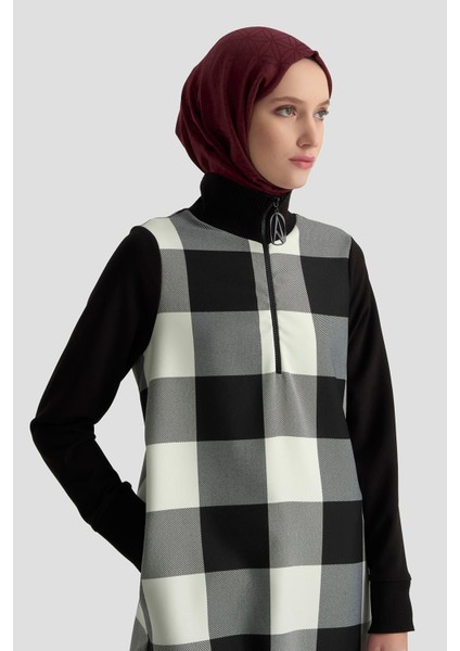 Kolları ve Yakası Ribanalı Yarım Fermuarlı Tunik Siyah 25KT441 fırsatları