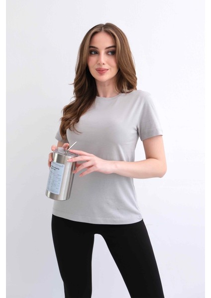 Kadın Bisiklet Yaka Düz Baskısız %100 Pamuk Gri Basic Tişört