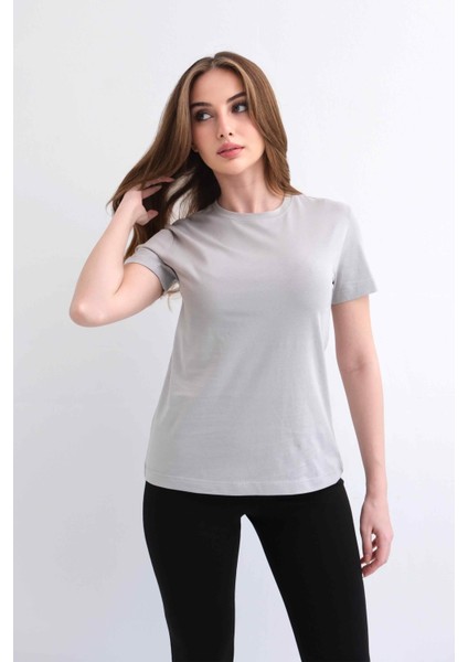 Kadın Bisiklet Yaka Düz Baskısız %100 Pamuk Gri Basic Tişört indirimleri