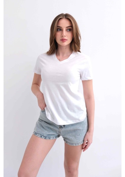 Kadın V Yaka Düz Baskısız %100 Pamuk Beyaz Basic Tişört fiyatları