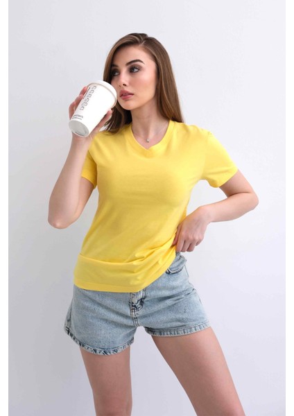 Kadın V Yaka Düz Baskısız %100 Pamuk Sarı Basic Tişört indirimleri