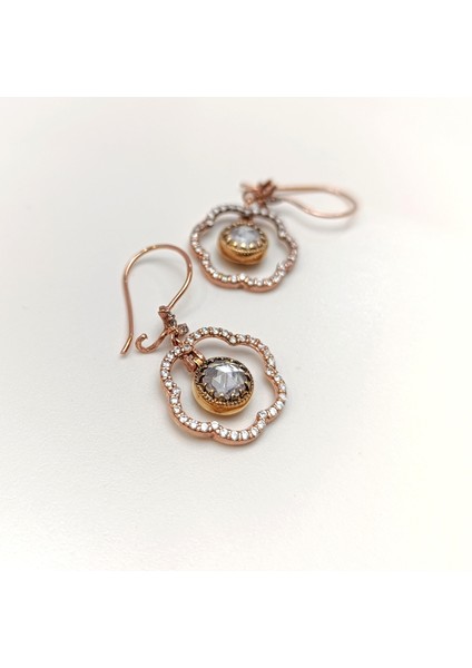 Tek Taşlı Çiçek Sallanan Küpe 14 Ayar Altın Hd Videolu modelleri