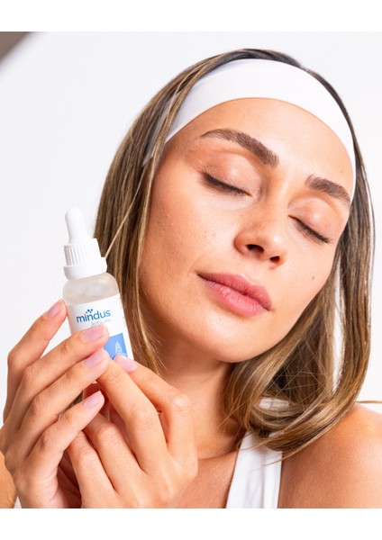 Yoğun Nemlendirme ve Dolgunlaştırıcı Etkili Yenileyici Cilt Bakım Serumu (Hyaluronic Acid 2% + B5)