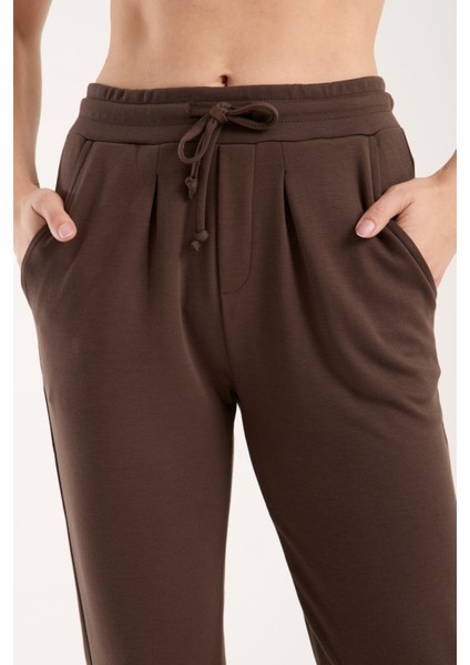 Kadın Bağcıklı Spor Tarz Dar Paça Pantolon – Rahat ve Modern Kesim 4001