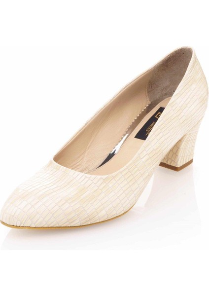 1023 Krem Lezar Büyük Numara Bayan Ayakkabısı fırsatları