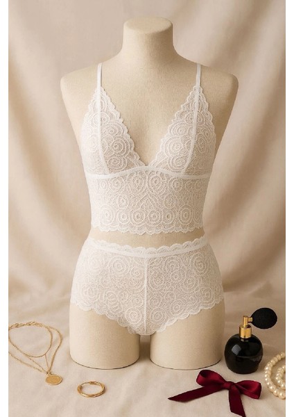 Kadın Beyaz Dantel Bralet Şort Takımı – Romantik ve Zarif Iç Giyim fiyatları