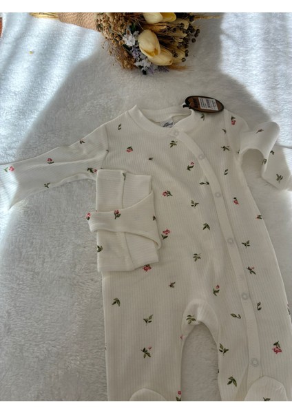 Tuembaby% 100 Pamuk Lale Desenli Şapkalı Uzun Kollu Patikli Unisex Bebek Tulumu modelleri