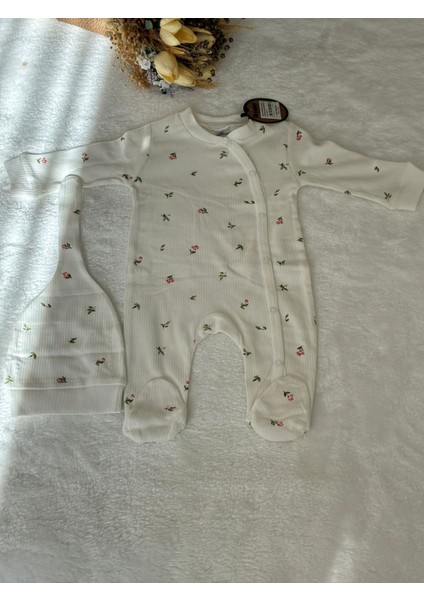 Tuembaby% 100 Pamuk Lale Desenli Şapkalı Uzun Kollu Patikli Unisex Bebek Tulumu fırsatları