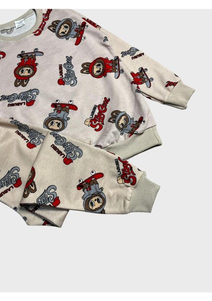Erkek Çocuk Pamuklu Bej Rengi Labubu Desenli Uzun Kollu Mevsimlik Pijama Takımı fiyatları