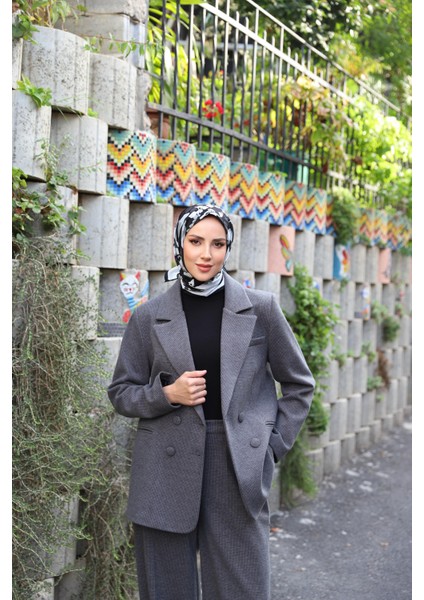 Gonca Desenli Eşarp Siyah