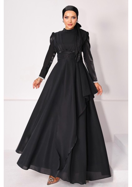 Kol Ağzı Taş İşlemeli Pile ve Volan Detaylı Tafta Saten Tesettür Abiye Elbise SİYAH 1215