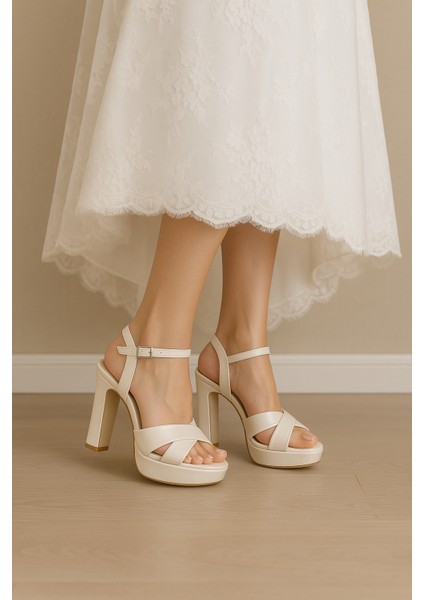 Platform Tabanlı Kalın Topuklu Geliklik Abiye Kadın Ayakkabısı modelleri