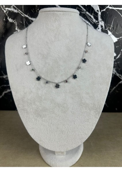 Yonca Charmlı Taşlı Çelik Kolye