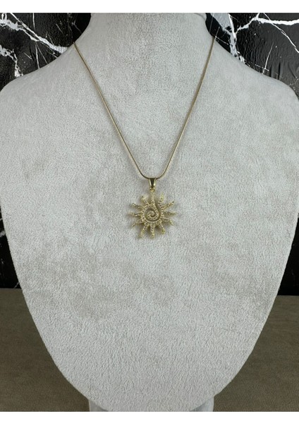 Güneş Figürlü Taşlı Çelik Kolye