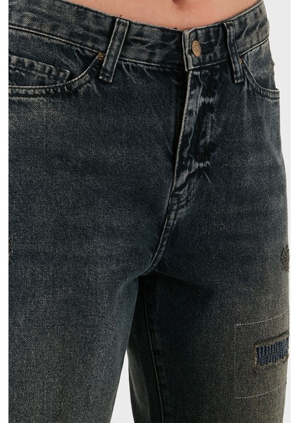 Pamuklu Relaxed Fit Normal Bel Düz Paça Jeans Bayan Kot Pantolon XW000073 AF14470 MB001