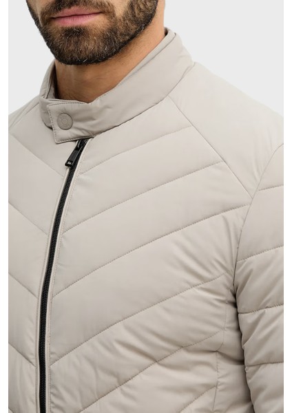 Stretch Kapitoneli Regular Fit Dik Yaka Suya Dayanıklı Mont M4YL05WG9O2 Erkek Mont M4YL05 WG9O2 A90N fırsatları