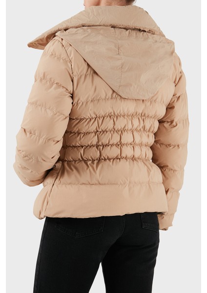 Kapitoneli Regular Fit Dik Yaka Düğmeli Mont Bayan Mont XW000653 AF15984 U1051 fiyatları