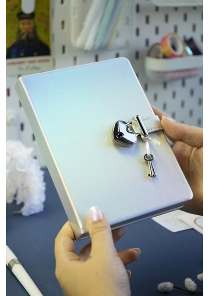 Hush Hush Kilitli Kutulu Metalik Çizgili Defter Gümüş 124-1909