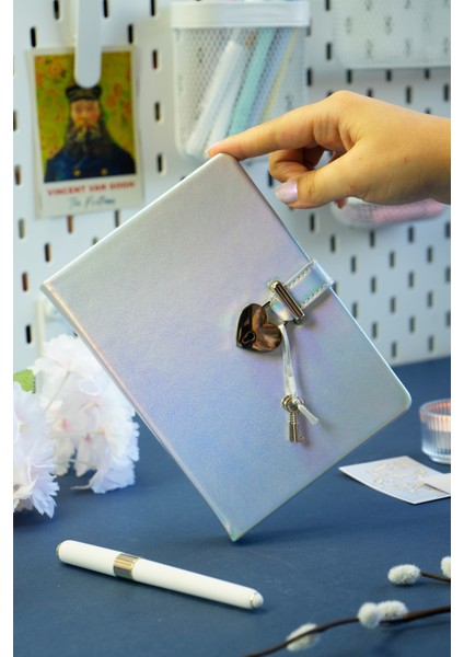 Hush Hush Kilitli Kutulu Metalik Çizgili Defter Gümüş 124-1909 modelleri