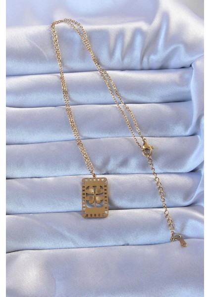 316L Altın Renk Işlemeli Yonca Model Vintage Kolye TG27BKO9267 fiyatları